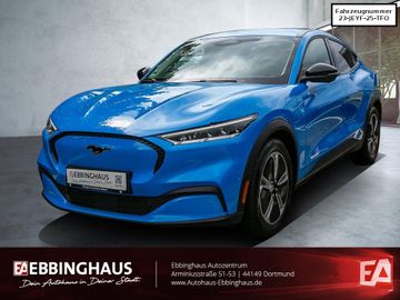 Ford Mustang Mach-E Autobahnassi. 360° Kamera