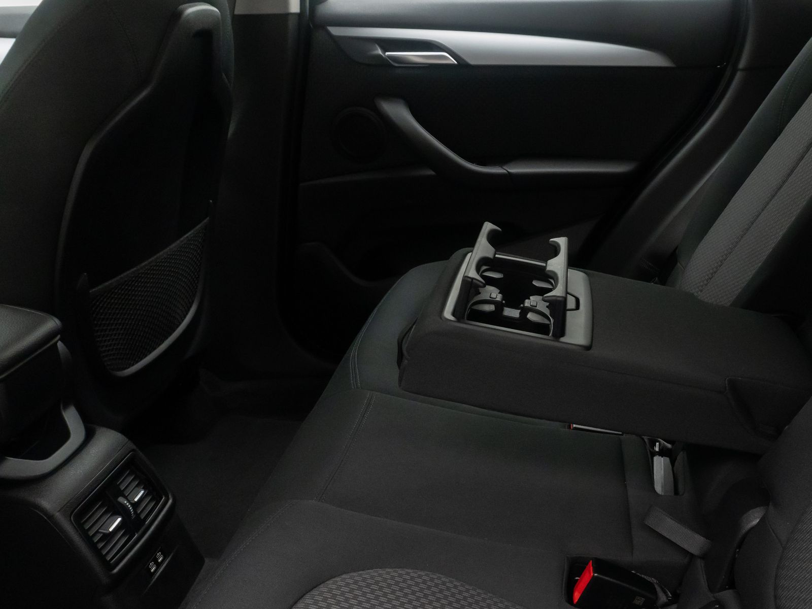 Fahrzeugabbildung BMW X1 xD25e ParkAss GeschwindigReg DAB Lordos Navi