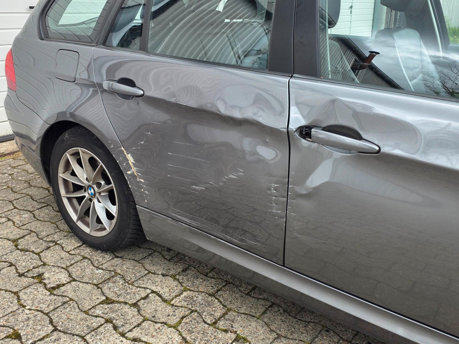BMW 318 2010 — photo 5