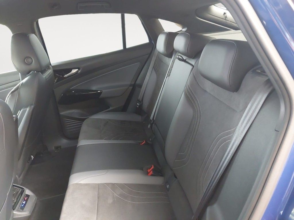 Fahrzeugabbildung Volkswagen ID.5 Pro mit Infotainment-Paket AHZV Wärmepumpe