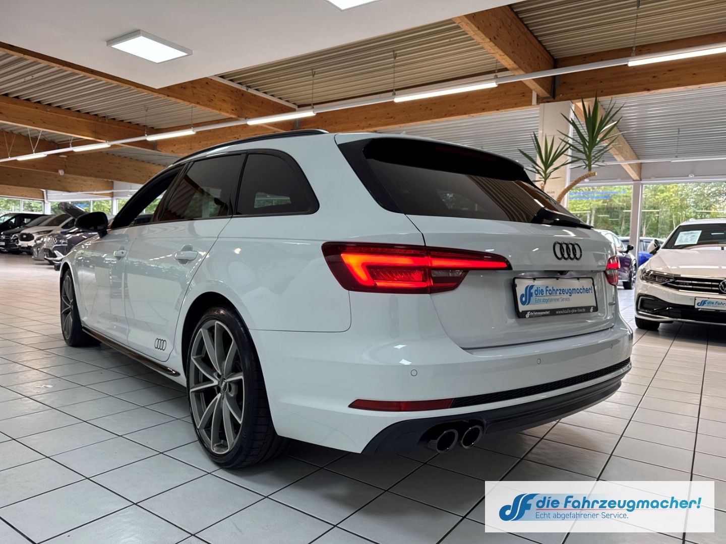 Fahrzeugabbildung Audi A4 Avant quattro sport 3.0 TDI S line S-line Spo