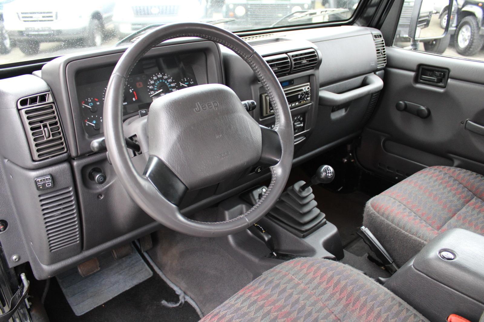 Jeep Wrangler 4.0 Sport | 169 ch | BVM | GPL | Hard-top | Différentiel autobloquant | 8 pneus | CT neuf