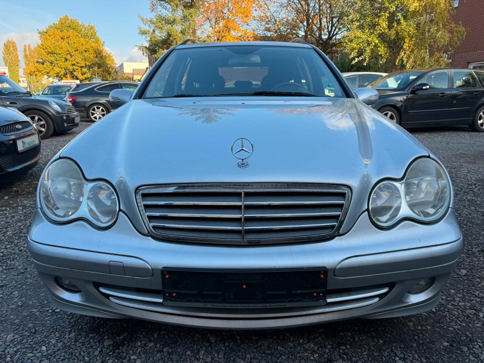 Mercedes-Benz C230 2006 — вигляд ззаду