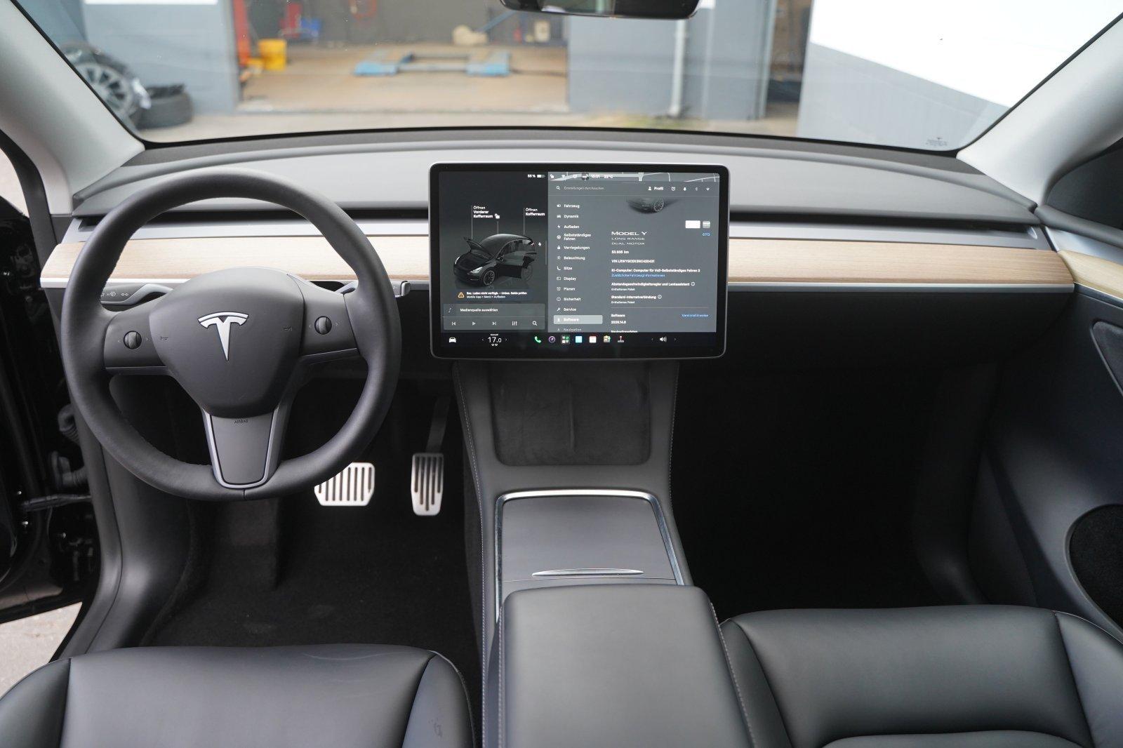 Tesla Model Y Long Range AWD *20-Zoll*