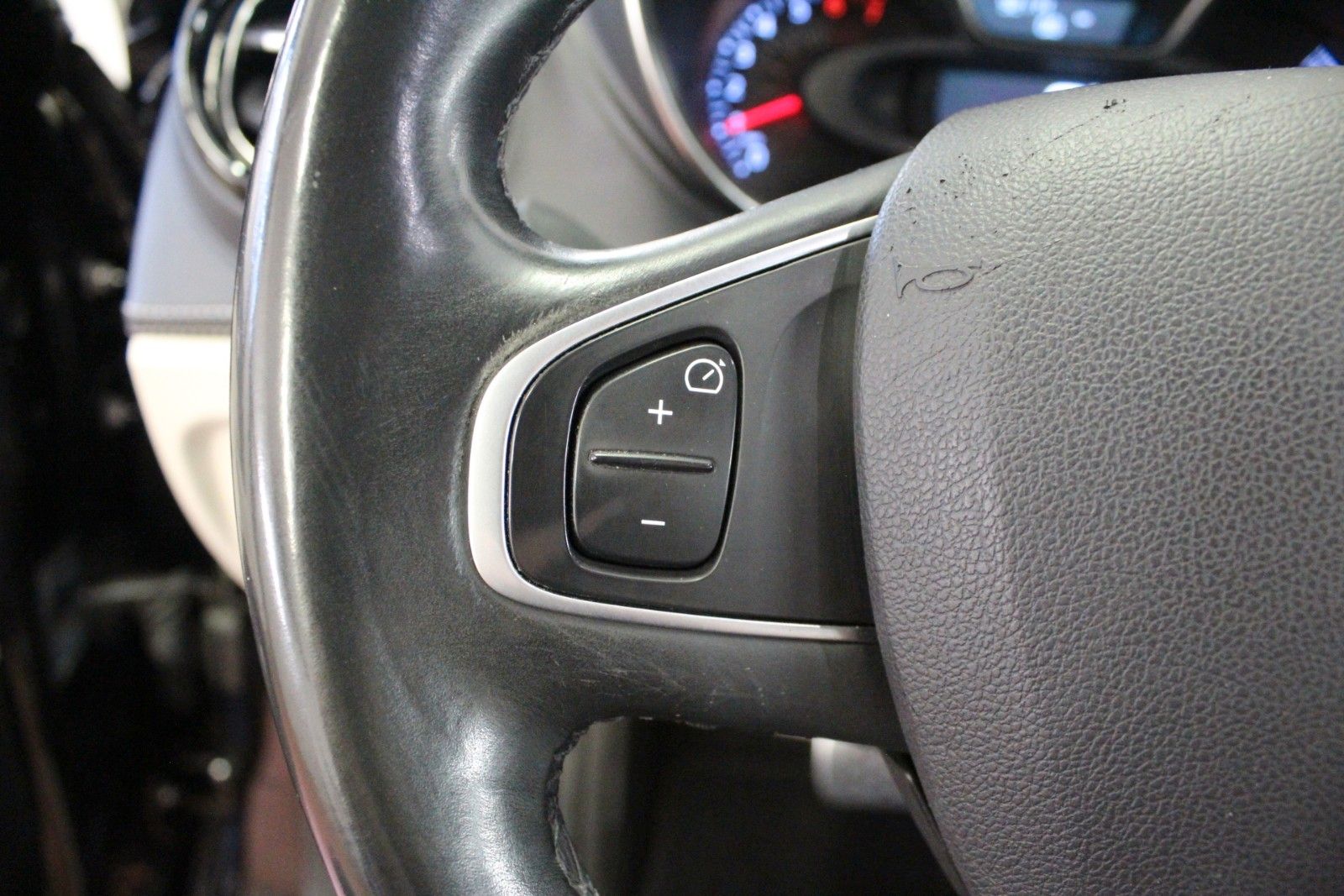 Fahrzeugabbildung Renault Captur TCe 120 EDC *Initiale Navi*Automatik*