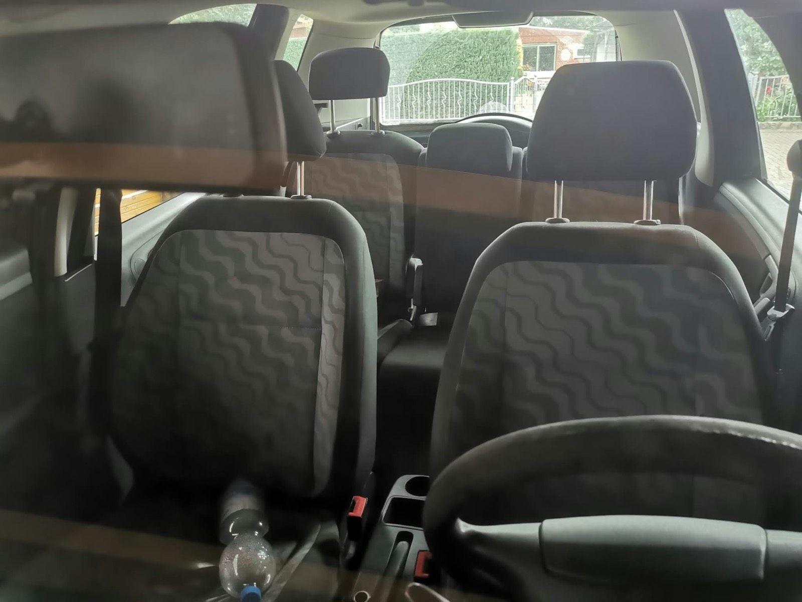 Skoda Roomster 2009 — interior