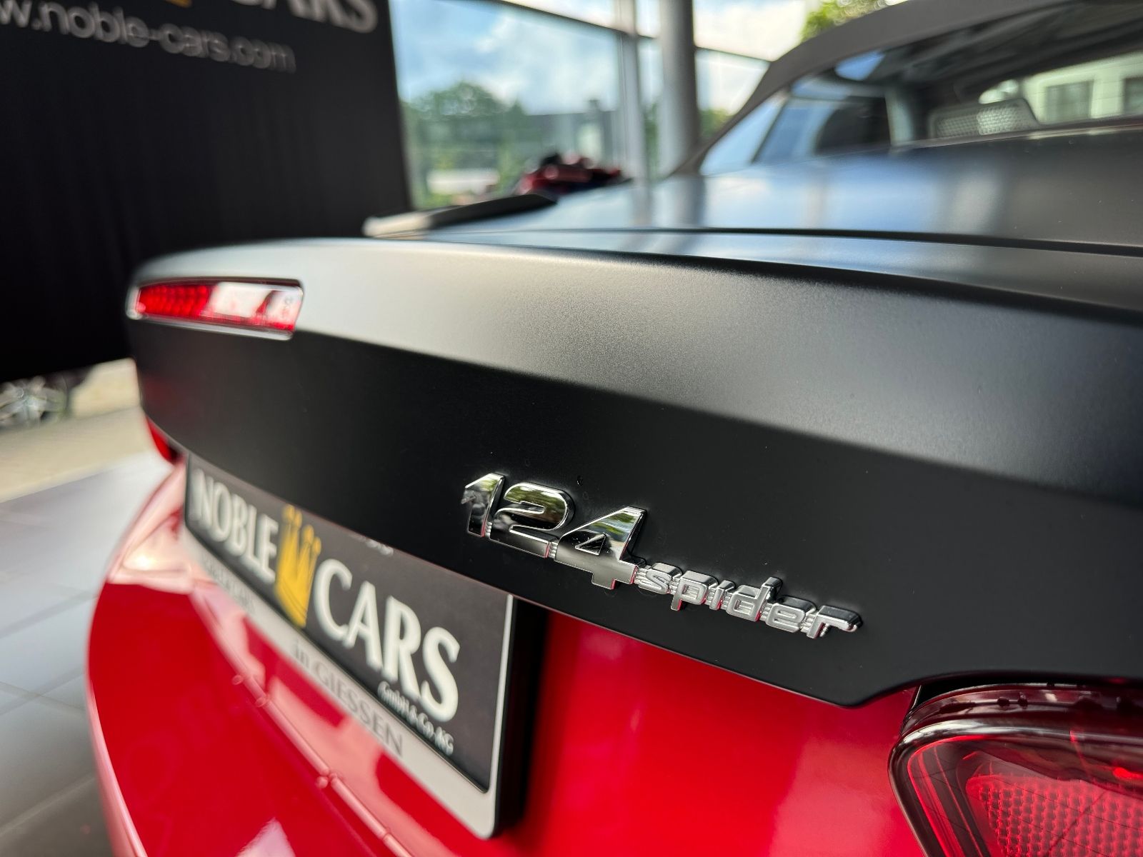 Fahrzeugabbildung Abarth 124 Spider Turbo Turismo LEDER BOSE NAV