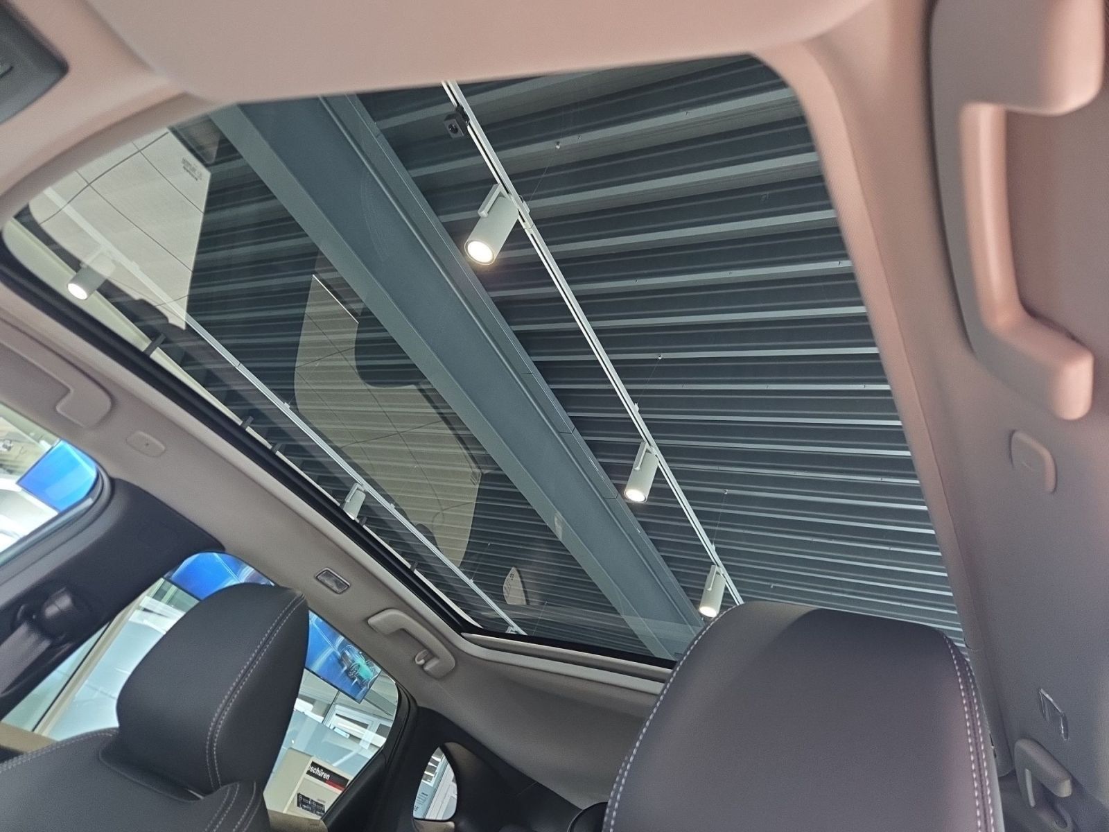 Fahrzeugabbildung Nissan Qashqai 1.5 VC-T Tekna e-Power 205 PS Autoom. *P