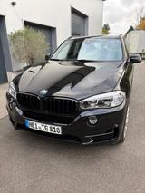 BMW X5 xDrive30d - LED NAVI AHK Headup Leder - BMW X5 von privat