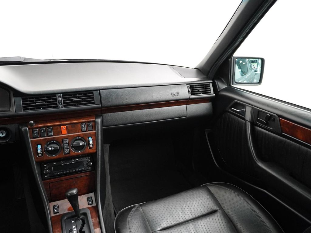 Mercedes-Benz E 500 E500 500E Schiebedach Becker navi Leder Cr