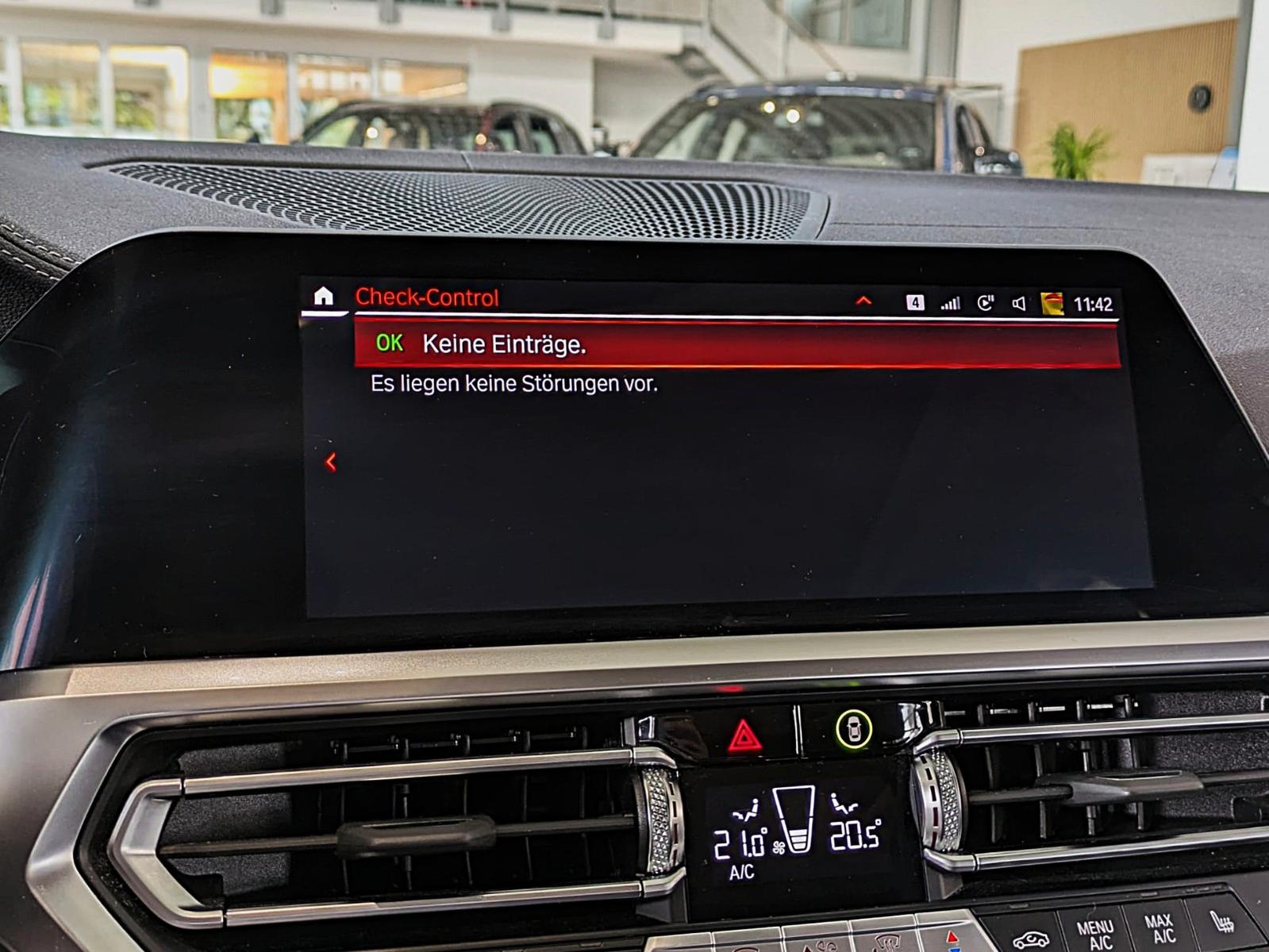 BMW 330d xDrive SAG LUXURY LEDER VIRTUAL  PANO LED