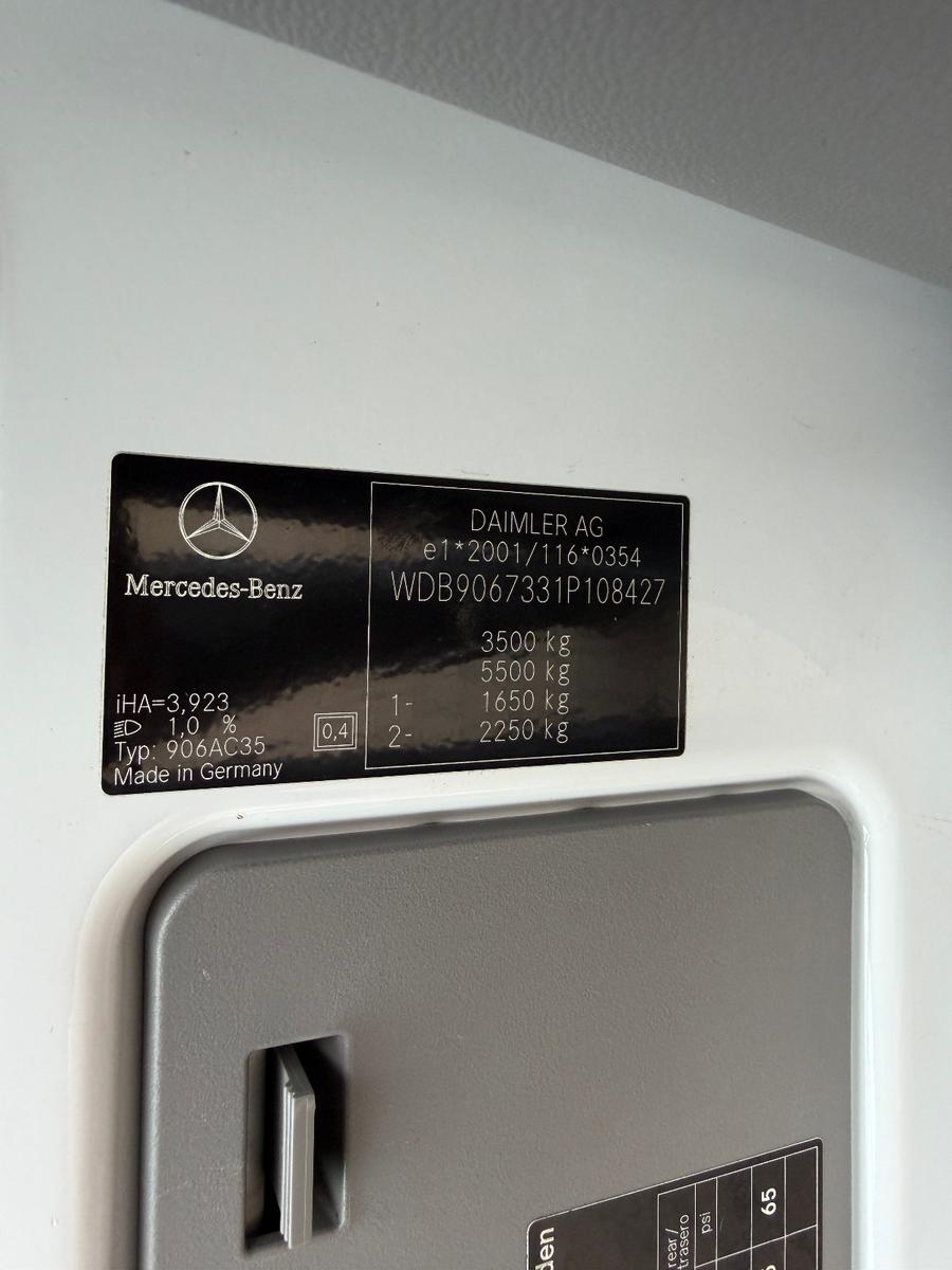 Mercedes-Benz Sprinter 313CDI Bus 9-Sitze L2H2 RWD Schwingsitz