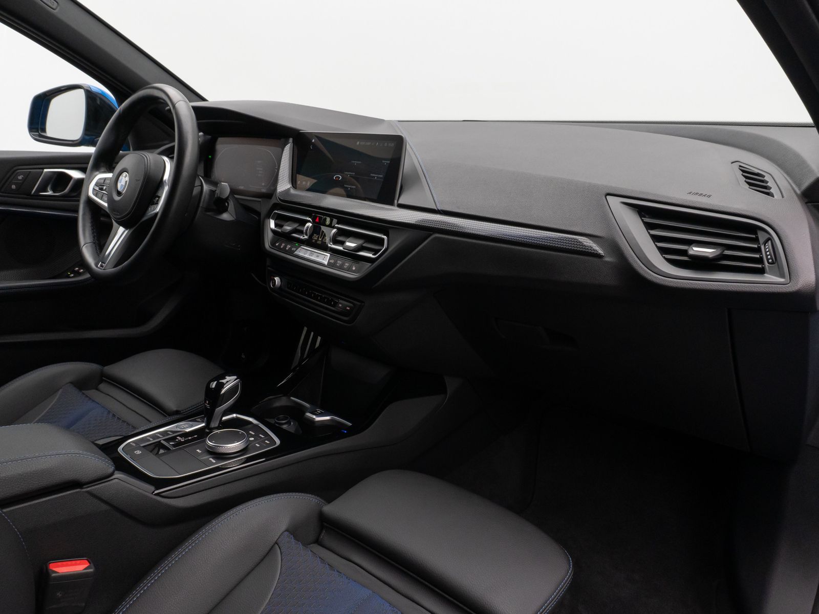Fahrzeugabbildung BMW 118i M Sport Kamera DAB Geschwindigkeitsreg LED