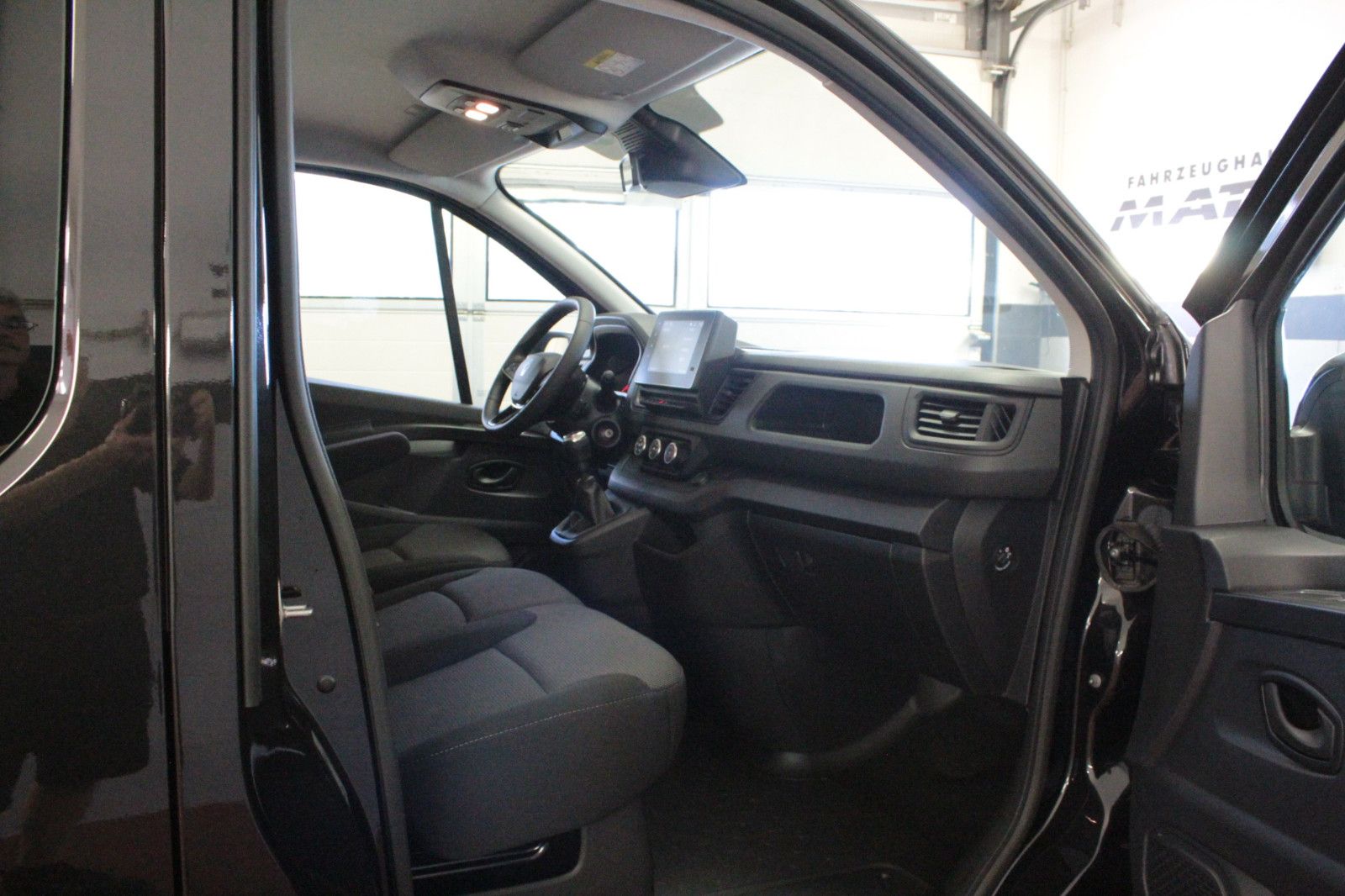 Fahrzeugabbildung Renault Trafic Dci 150 Grdt Evolution *Rollstuhlrampe*