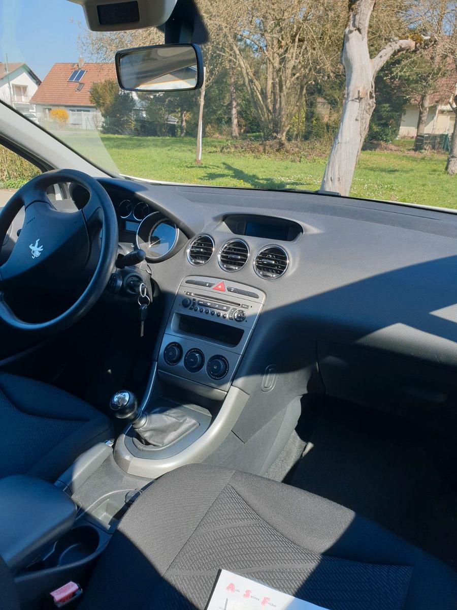 Peugeot 308 2012 — photo 5