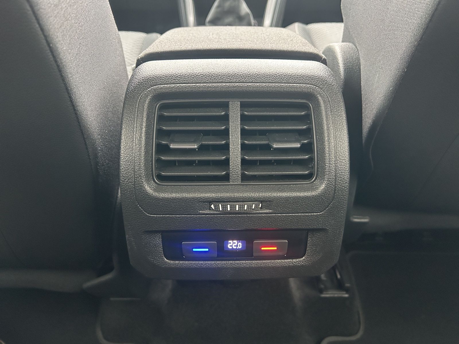 Fahrzeugabbildung Volkswagen Touran TDI Comfortline Navi PDC SH LM