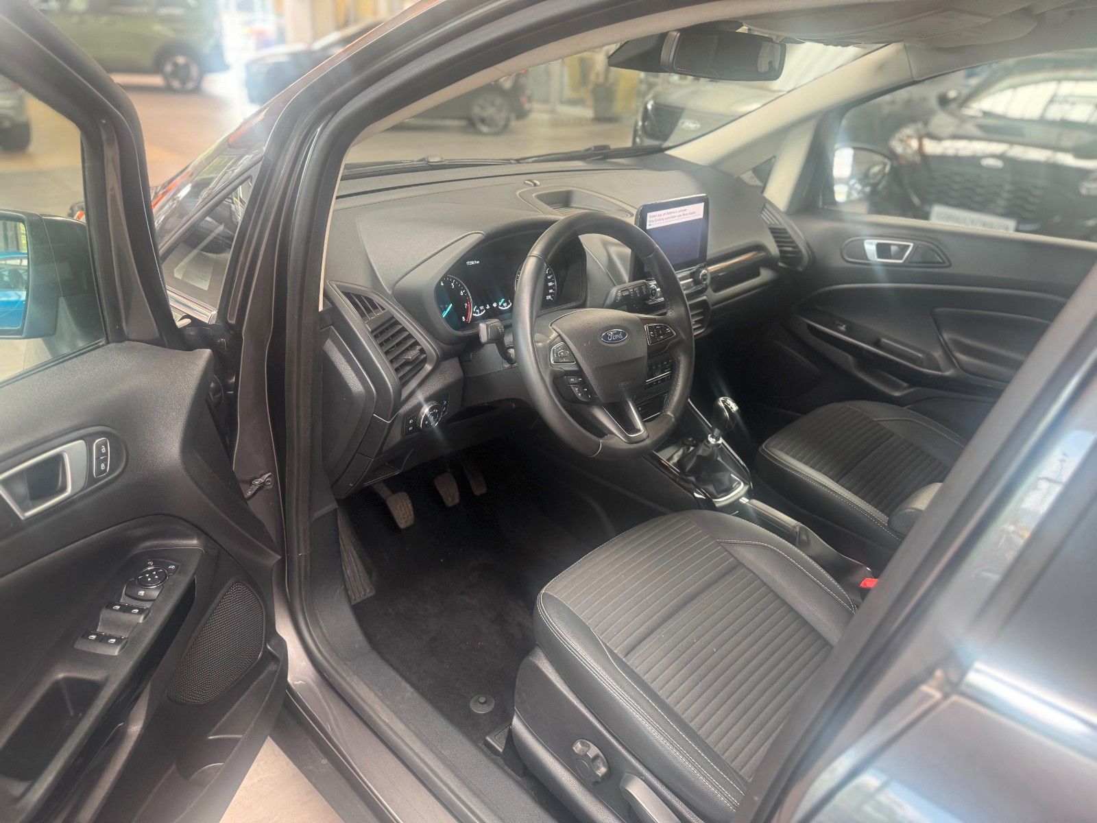 Fahrzeugabbildung Ford Eco Sport Titanium Anhängezugvorrichtung