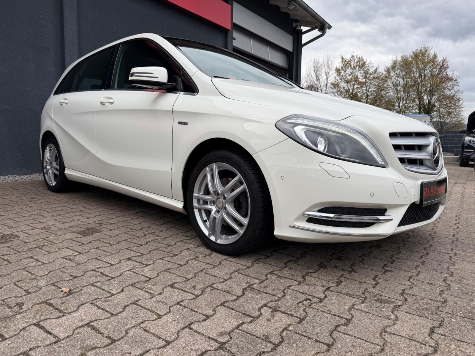Mercedes-Benz B 200 CDI*Pano*Led*Navi* Leder*Automatik*Tüv Neu