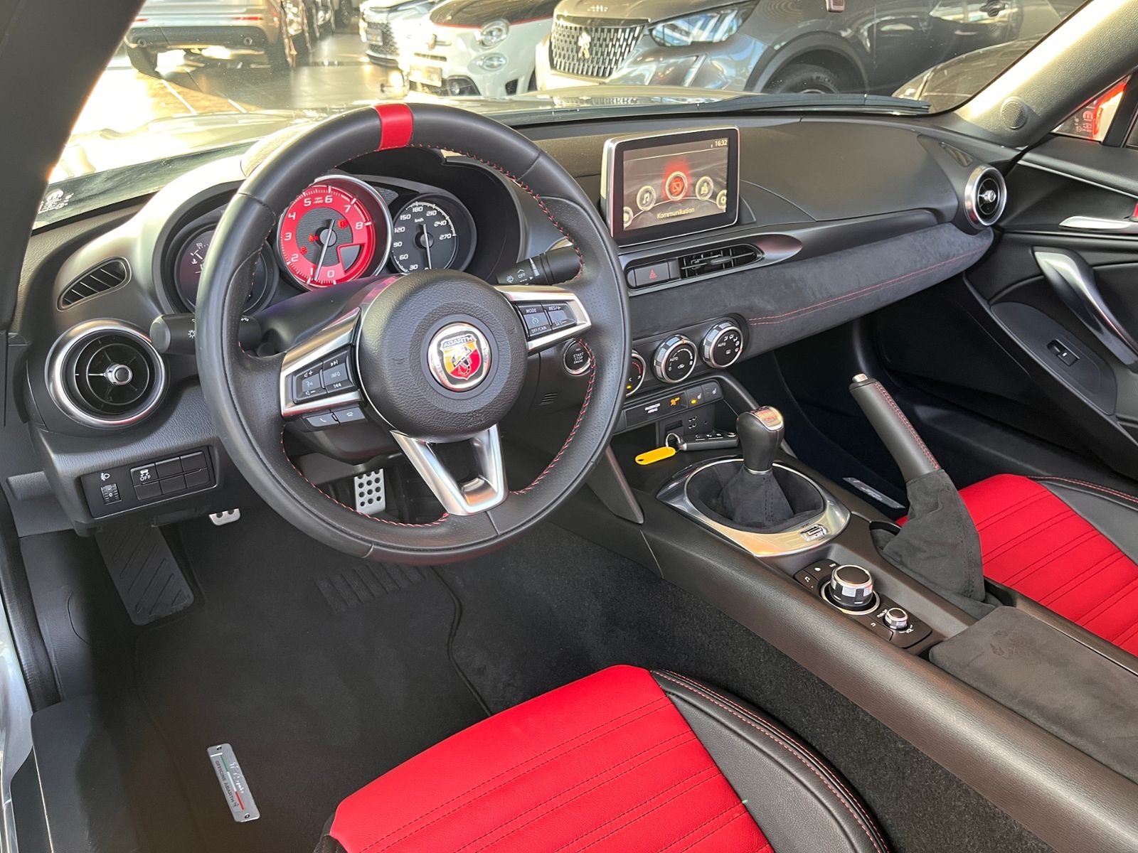 Fahrzeugabbildung Abarth 124 Spider  BOSE LEDER ALU