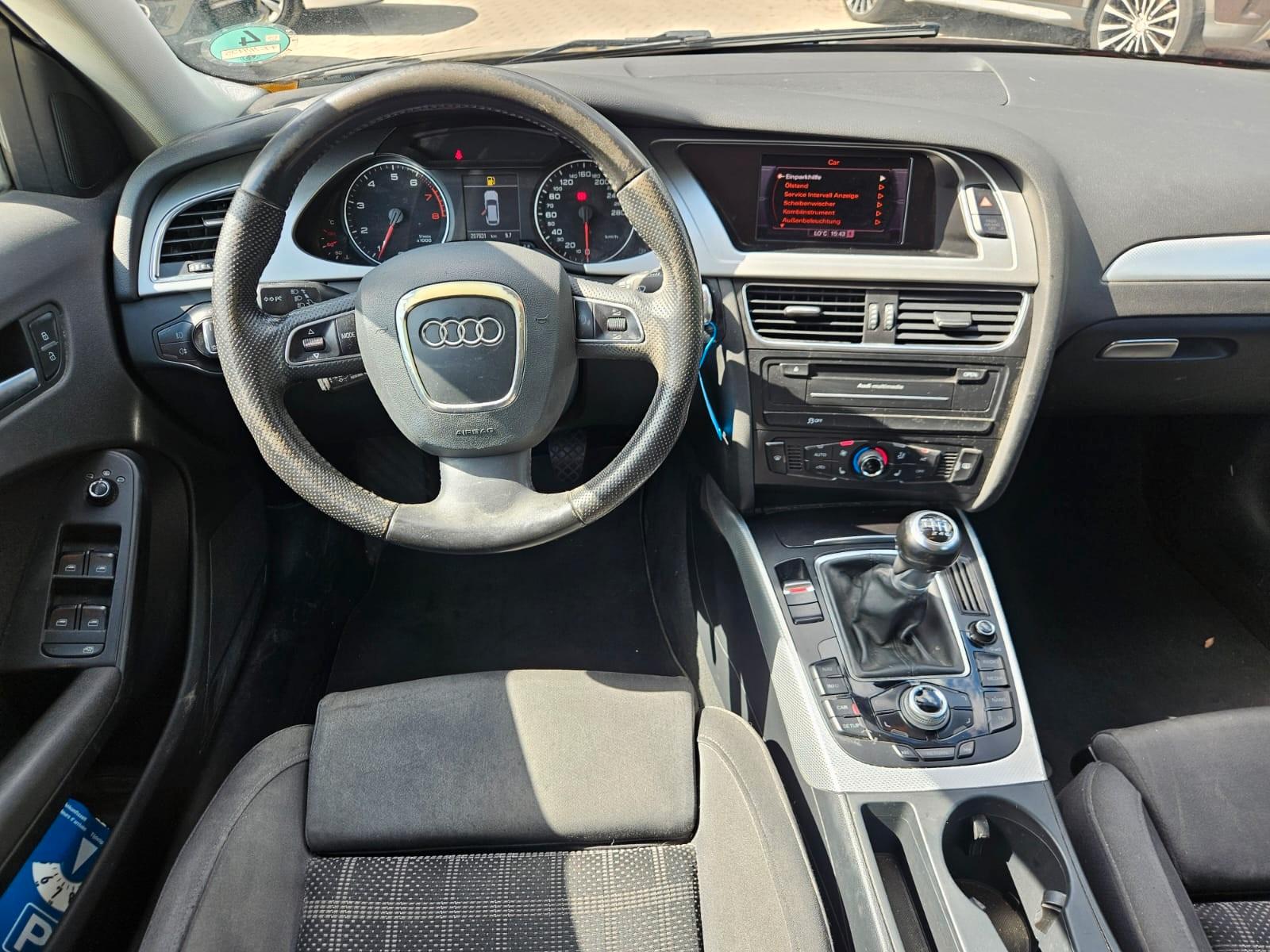 Audi A4 2011 — photo 9