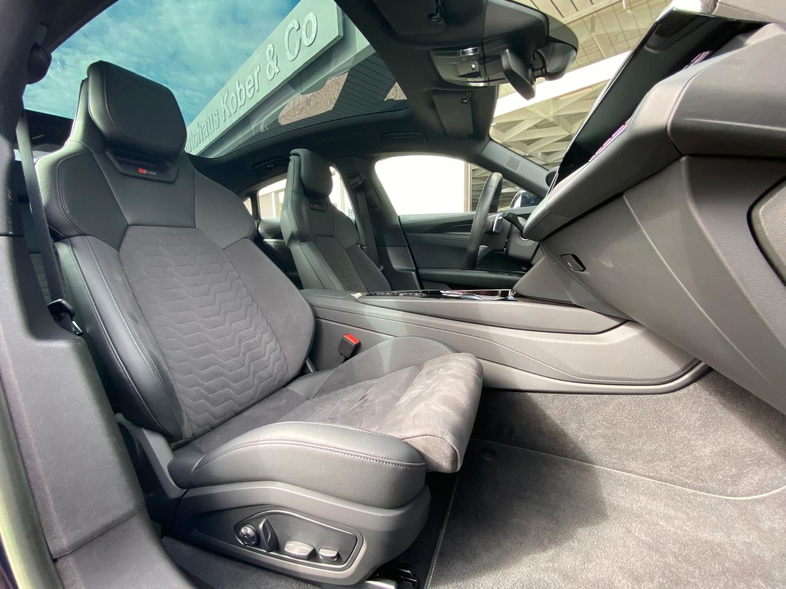 Fahrzeugabbildung Audi e-tron GT RS Quatt BLACK EDIT+PANO+MATR+B&O+KAM+