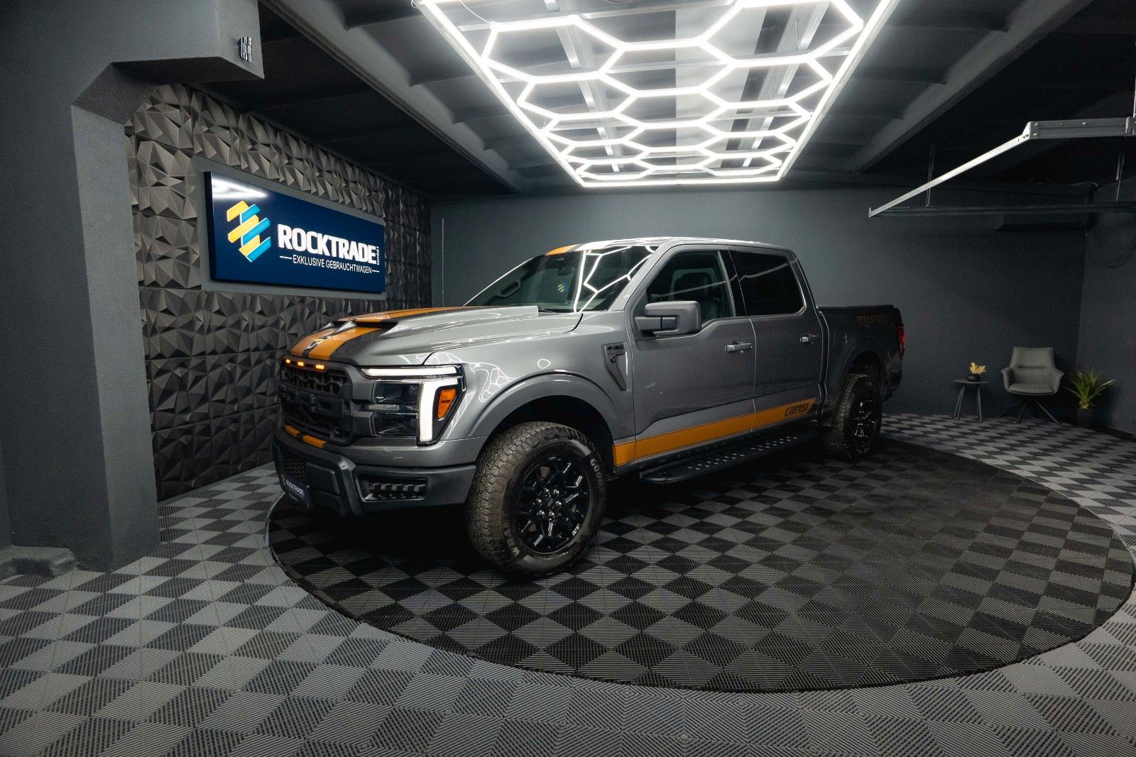 Fahrzeugabbildung Ford F150 5.0L V8 4x4 Offroad SuperCrew RAPTOR 19%