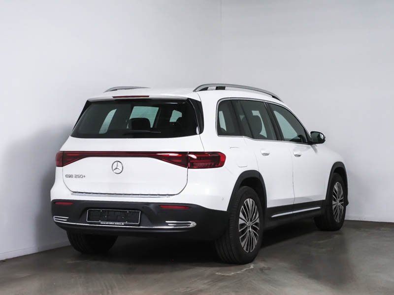 Mercedes-Benz EQB — fotografia 3
