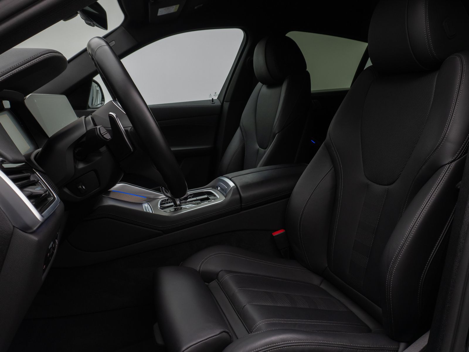 Fahrzeugabbildung BMW X6 xD40d M Sport Laser 360°HUD DAB H/K Komfort