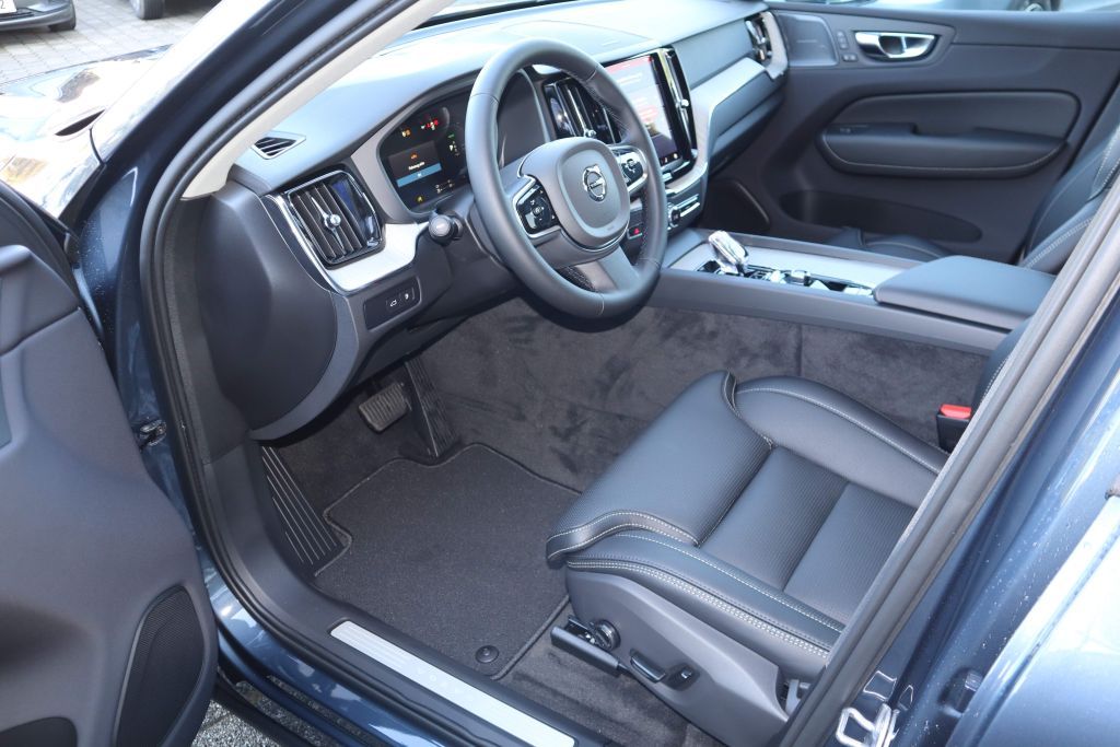 Fahrzeugabbildung Volvo XC60 T6 AWD Plus Bright+Nappa+HUD+SOFORT