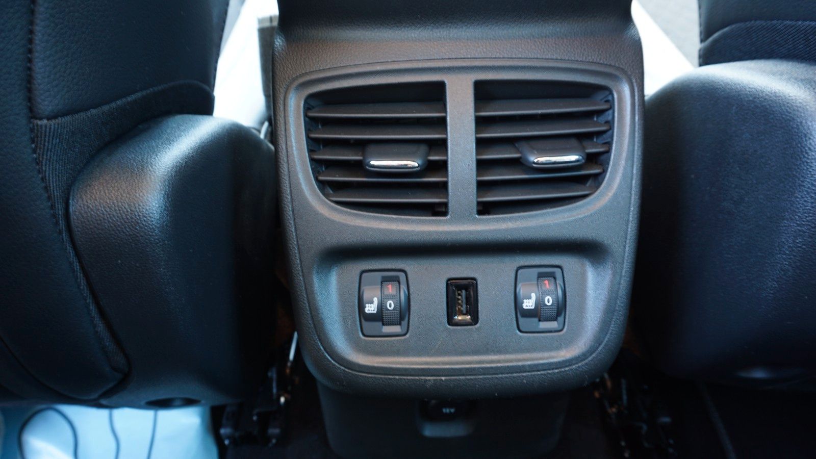 Fahrzeugabbildung Opel Grandland X T.Leder,Navi,Kamera,Bi-LED,SR+WR,AHK