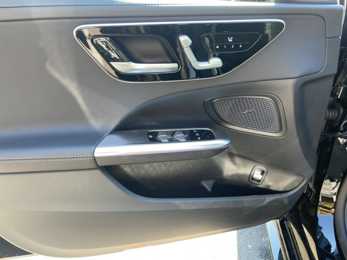 Fahrzeugabbildung Mercedes-Benz C 220 d T-Modell AMG/Night/360°/Digital-Light/AH