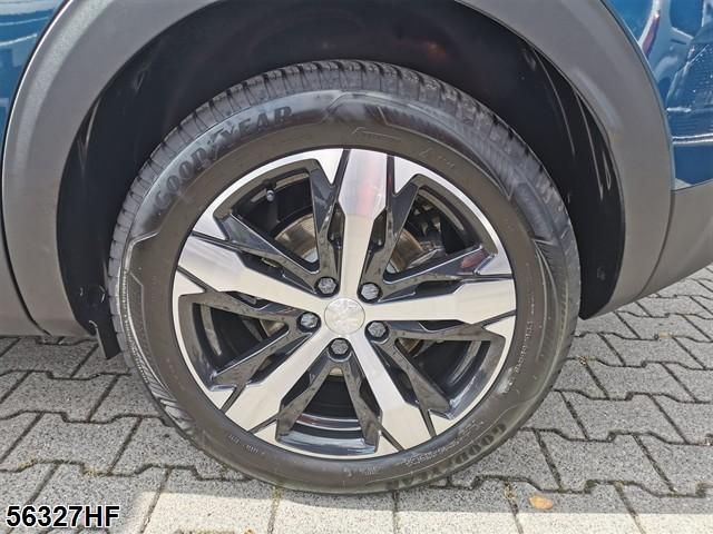 Fahrzeugabbildung Peugeot 3008 1.2 PureTech 130, GT