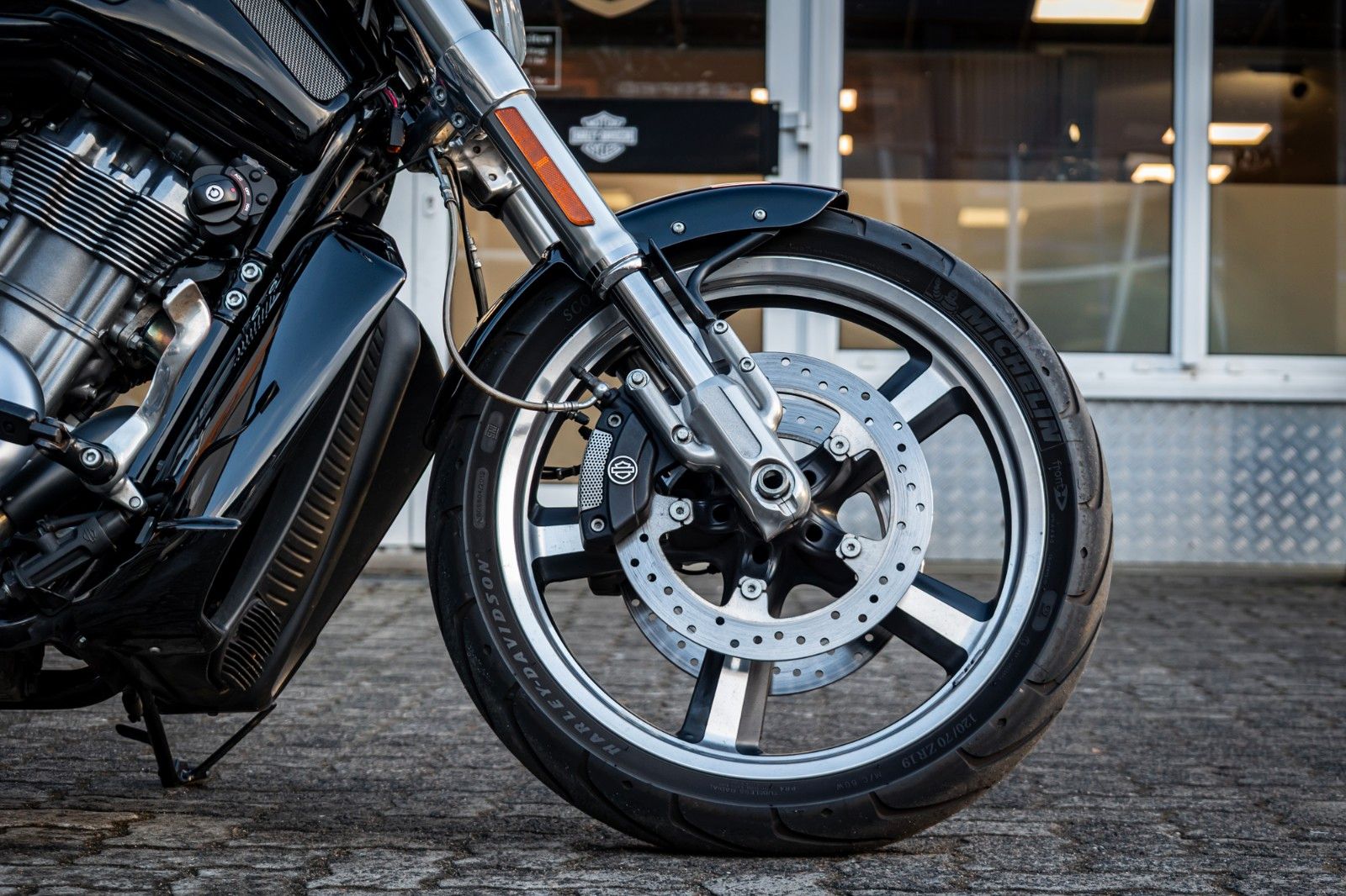 Fahrzeugabbildung Harley-Davidson VRSCF V-Rod Muscle 1250 - 240er Reifen