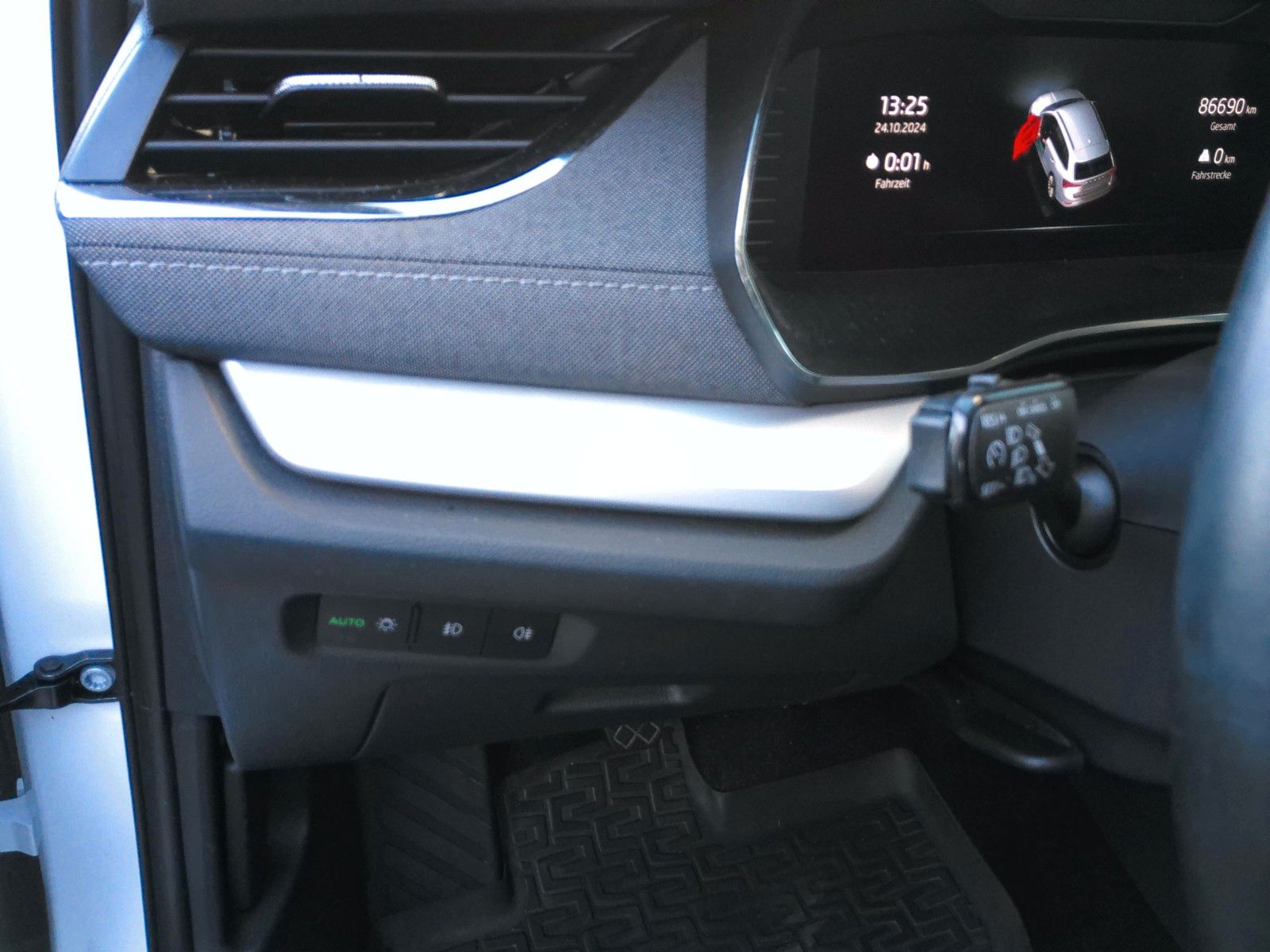 Fahrzeugabbildung SKODA Octavia Combi First Edition 2.0 TDI LED NAVI