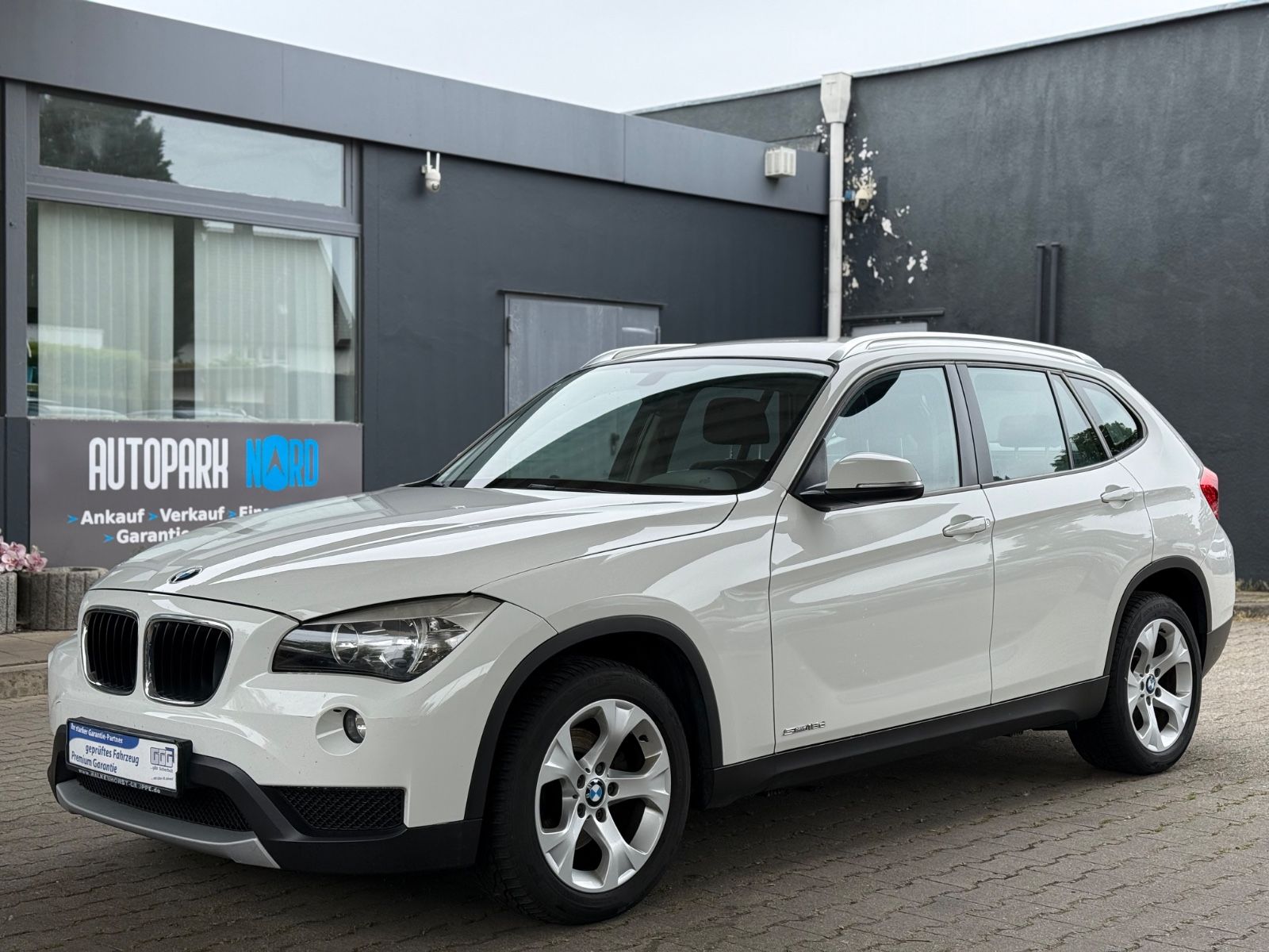 BMW BMW X1 18 d KLIMAAUT/PDC/SHZ/SCHECKHEFT GEPFLEGT/2