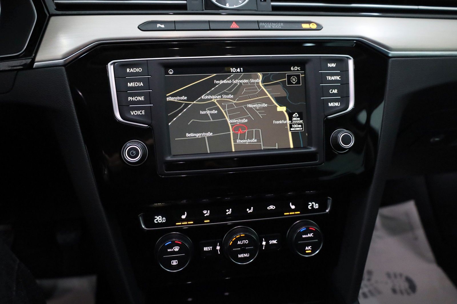 Fahrzeugabbildung Volkswagen Passat Variant Highline T.Leder,Navi,LED,Massage