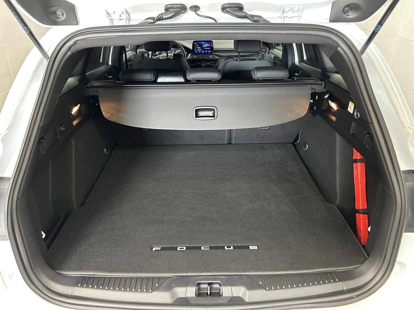 Ford Focus ST+ACC+HUD+Ambiente+B&O+Recaro+LED+Subwoof