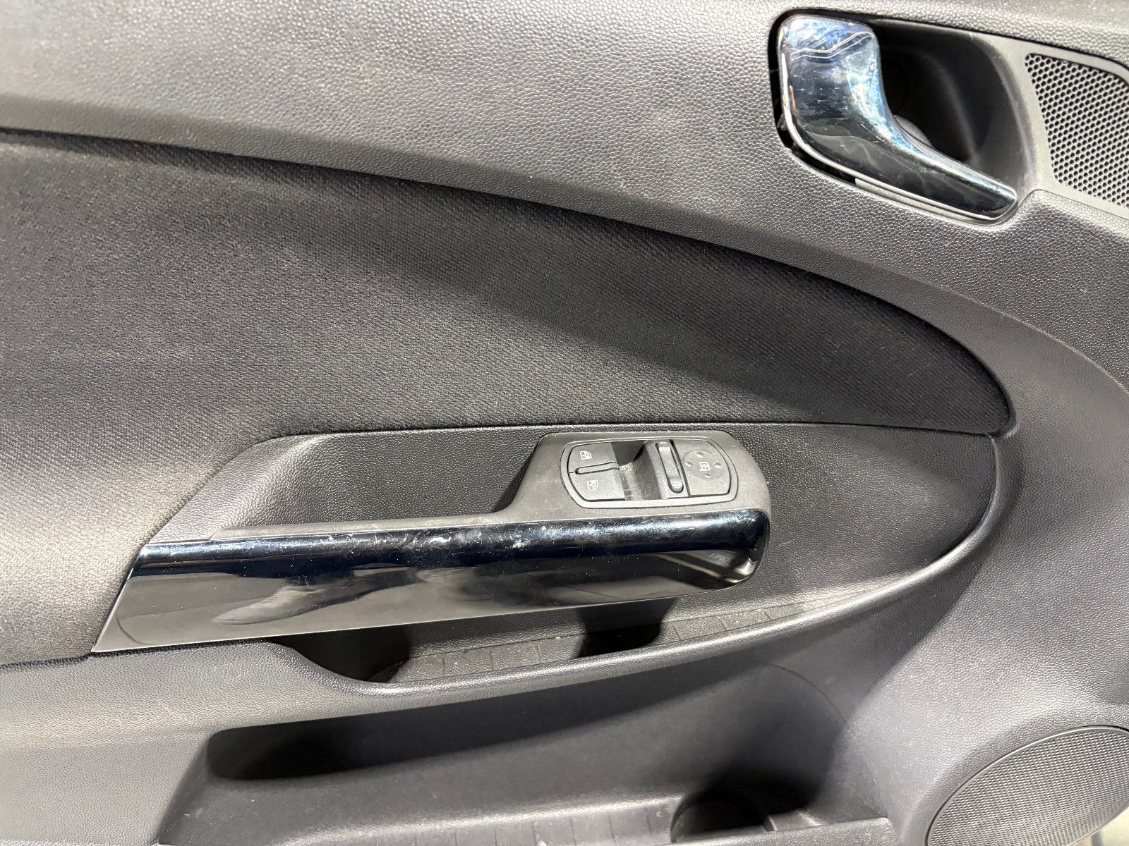 Fahrzeugabbildung Opel Corsa D Edition "111 Jahre"/8-FACH/KAMERA/KLIMA/