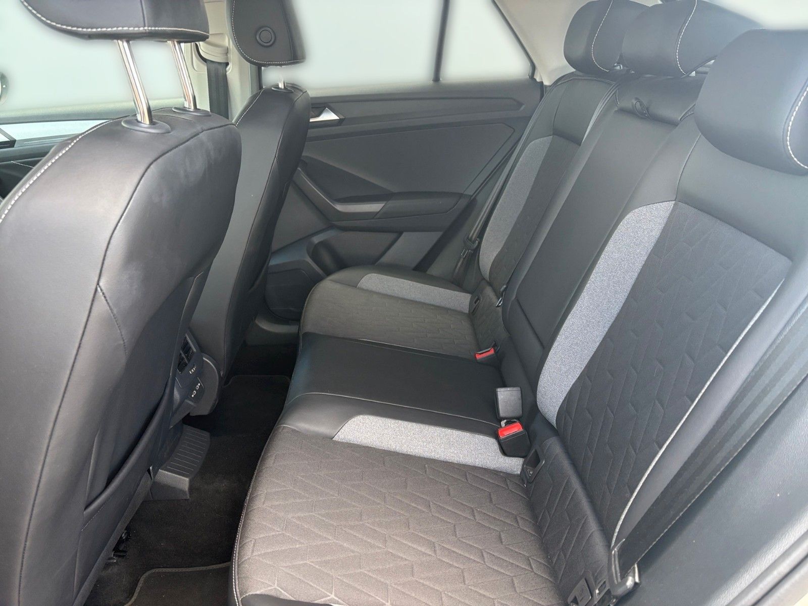 Fahrzeugabbildung Volkswagen T-Roc Goal