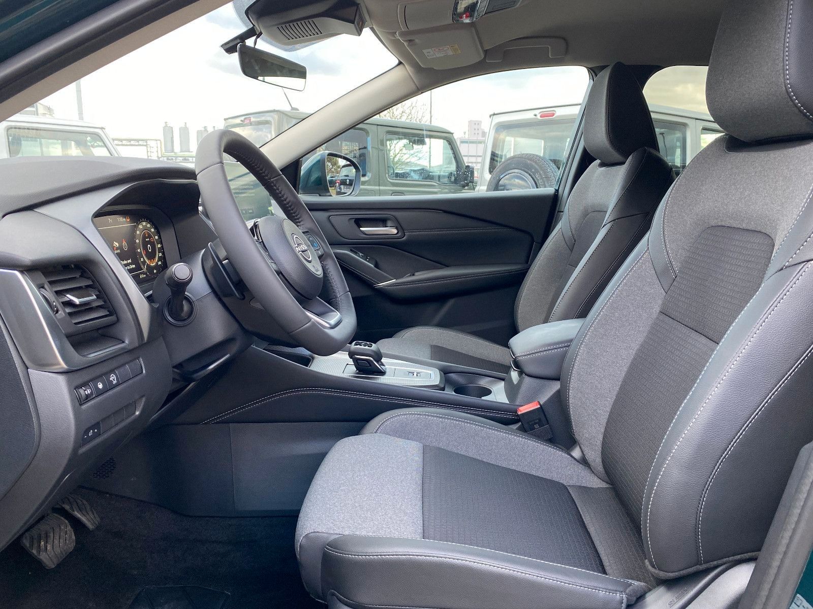 Fahrzeugabbildung Nissan Qashqai 1.3 DIG-T MHEV N-Connecta LED+SHZ+AHK