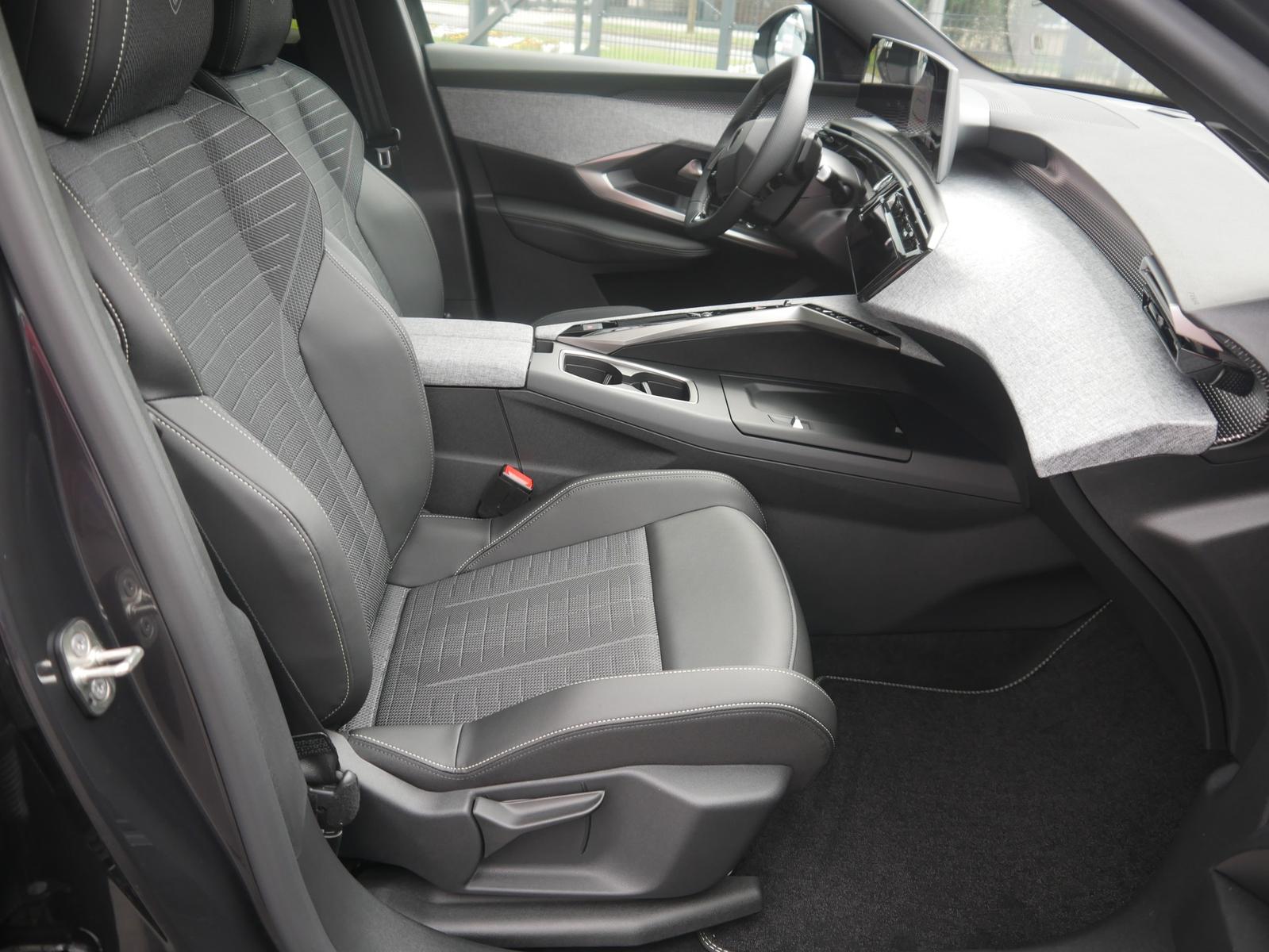 Peugeot 3008 GT 1.2 Hybrid 145 Aut. Matrix ACC Navi Kame