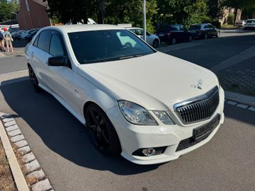 Mercedes E 220 - 2