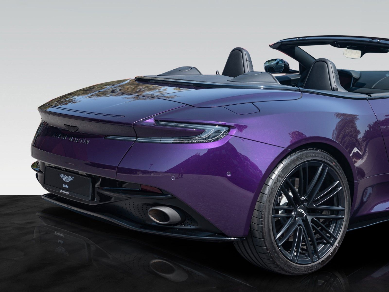 Aston Martin DB12 Volante | Storm Purple | Bowers&Wilkins foto 15
