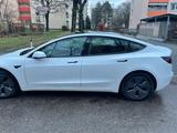 Tesla Model 3 Hinterradantrieb RWD RWD - Tesla Model 3 Gebrauchtwagen in München