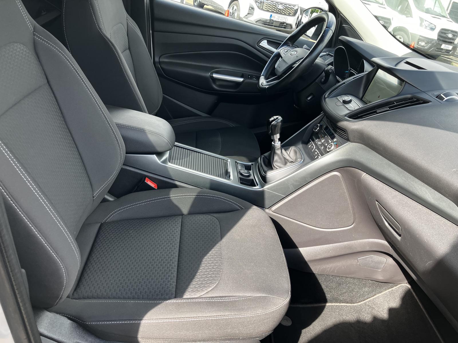 Ford Kuga 1.5 EcoBoost Cool&Connect 4x2 NAVI+XENON+PD