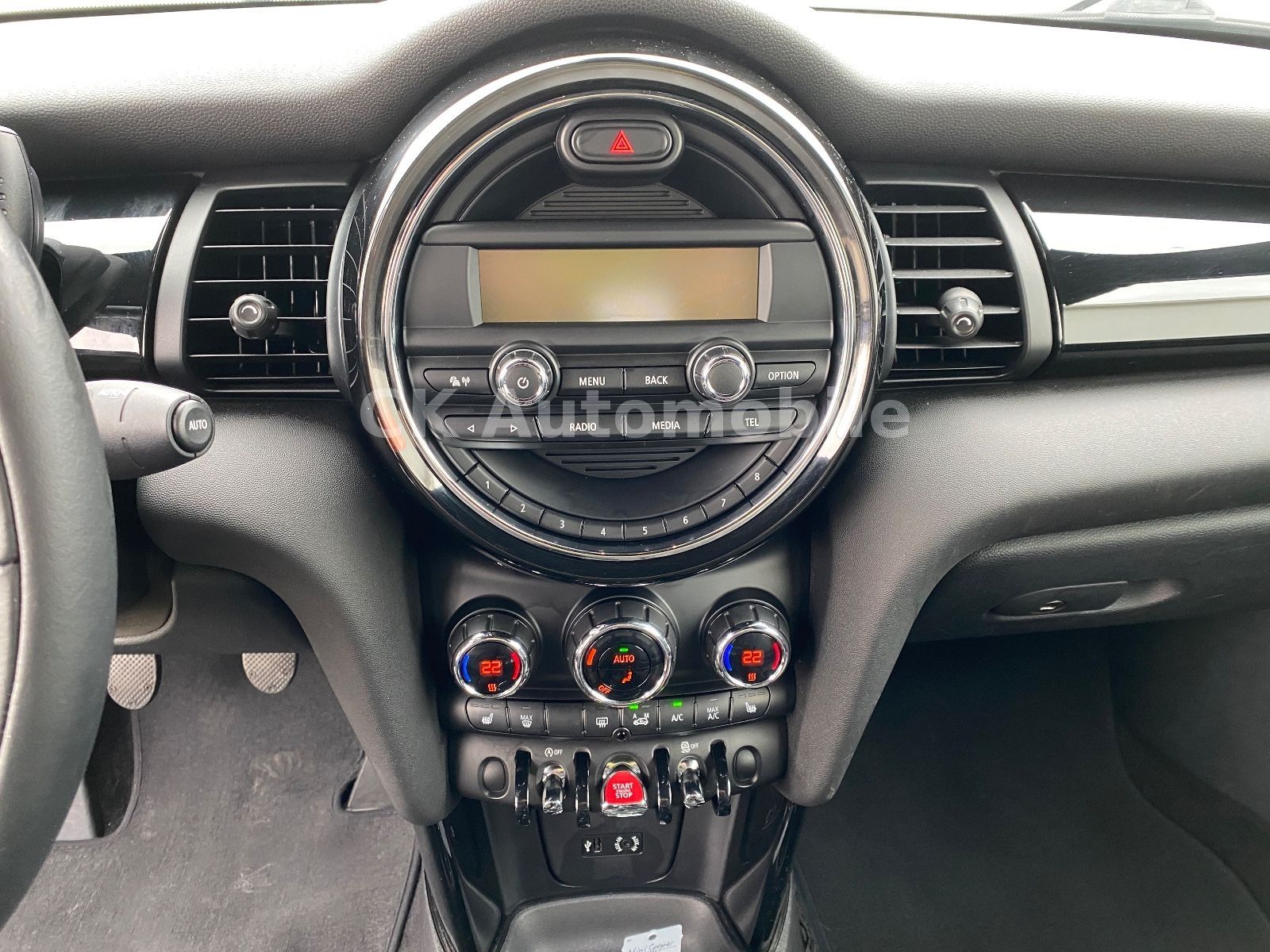 Fahrzeugabbildung MINI Cooper Cabrio  Chili/Leder/LED/PDC/Tempomat