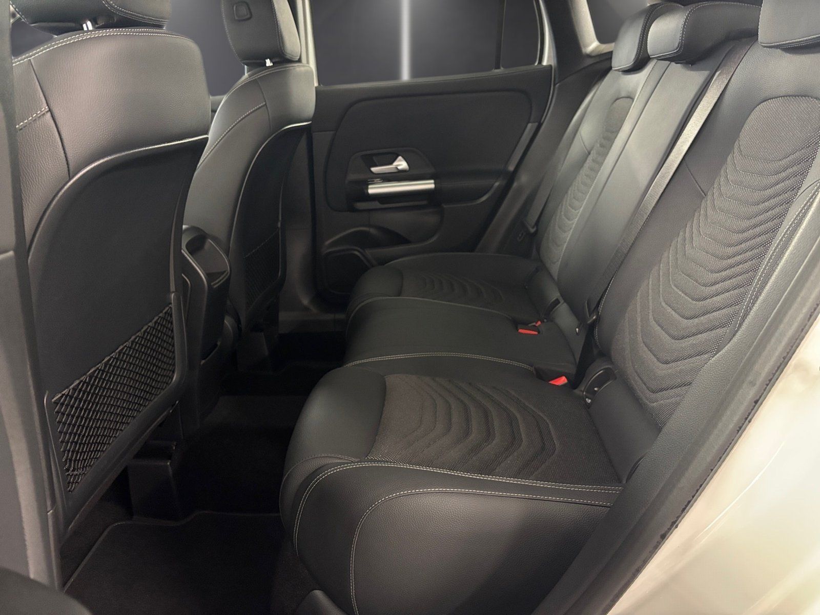 Fahrzeugabbildung Mercedes-Benz GLA 180 Progressive *LED*Kamera*Widescreen*Spur*