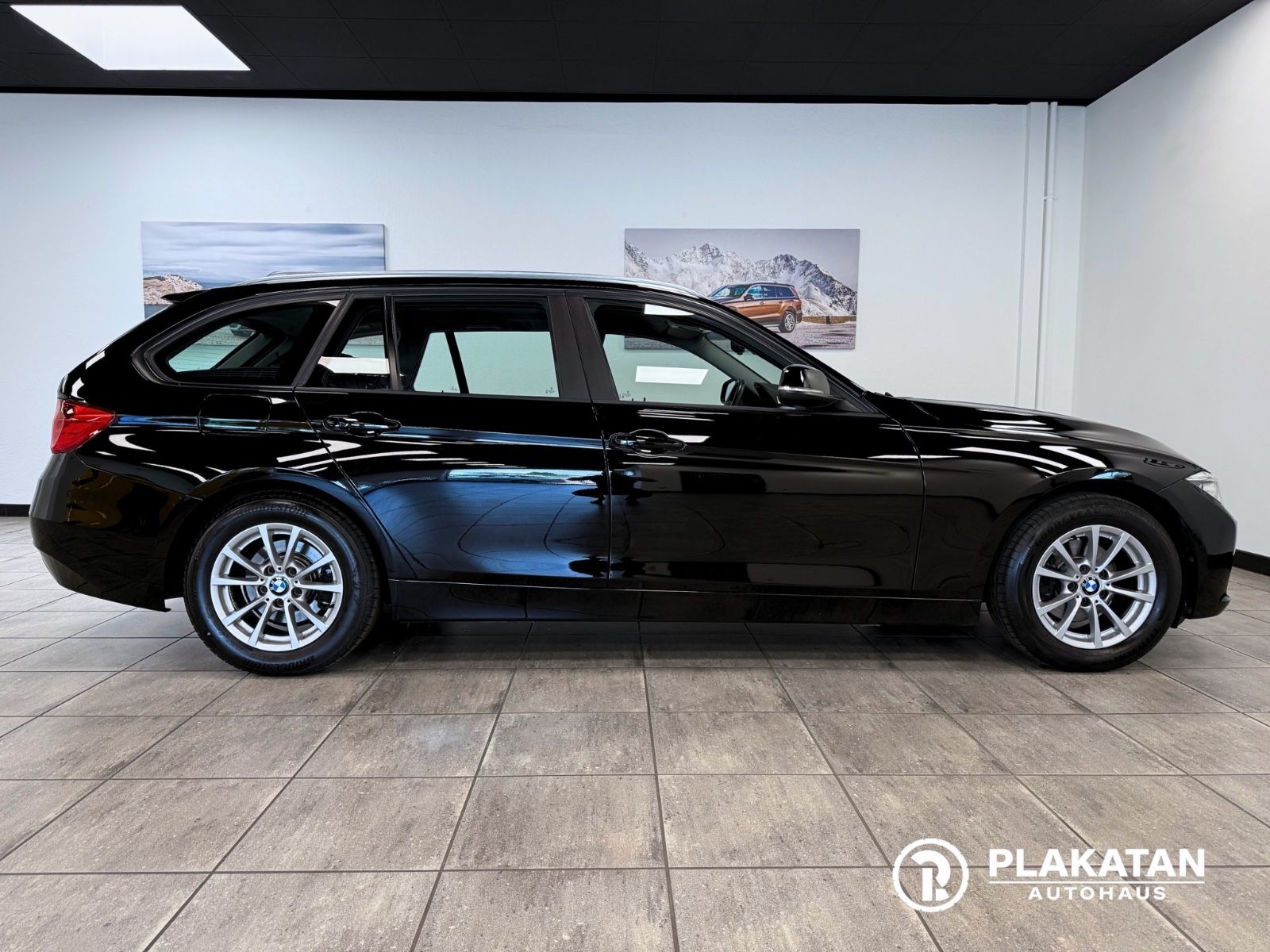 Fahrzeugabbildung BMW 318d Touring Leder Navi Bi-Xenon