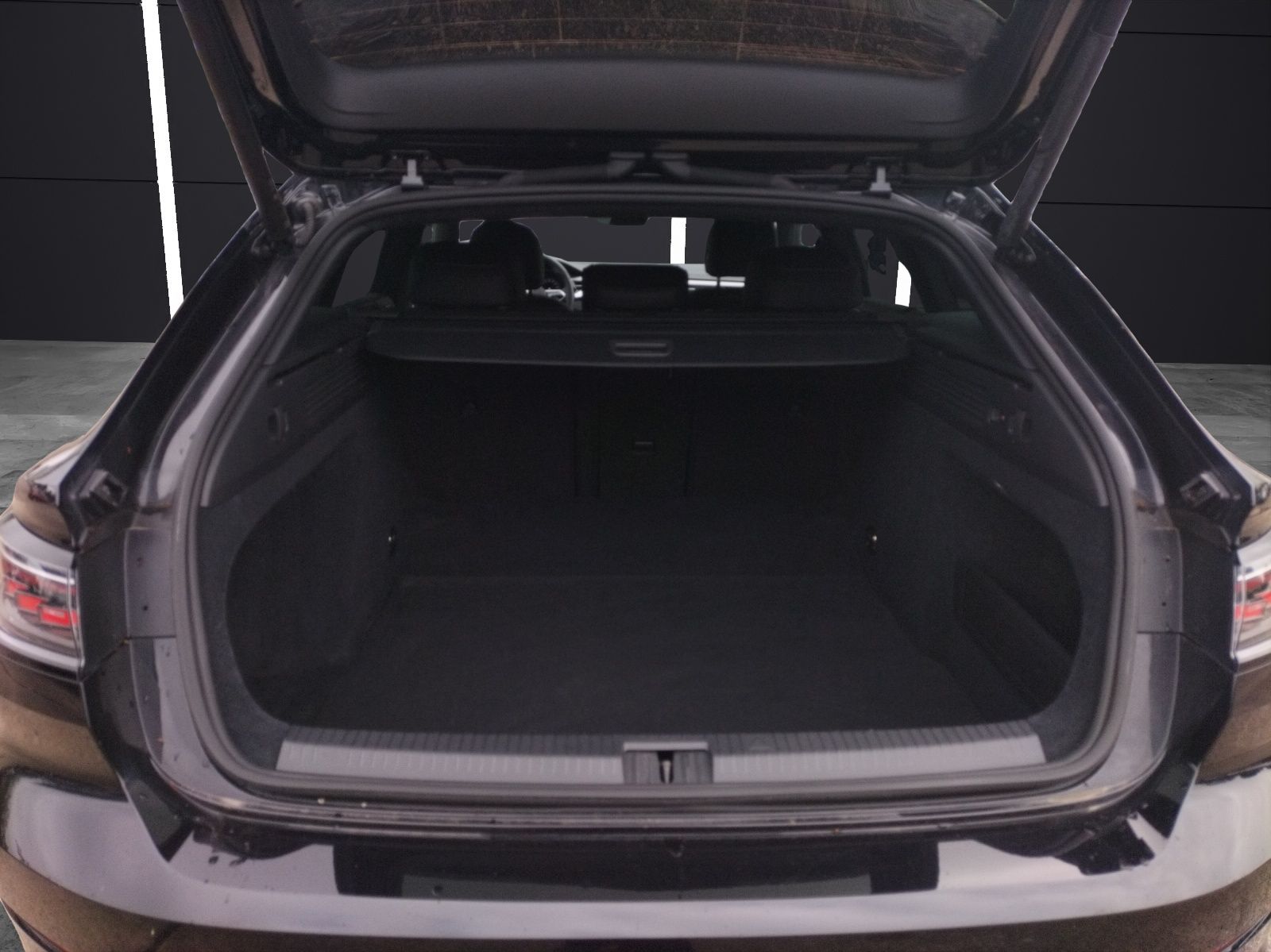 Fahrzeugabbildung Volkswagen Arteon SB TSI R-Line DSG Matrix AHK Navi AID ACC