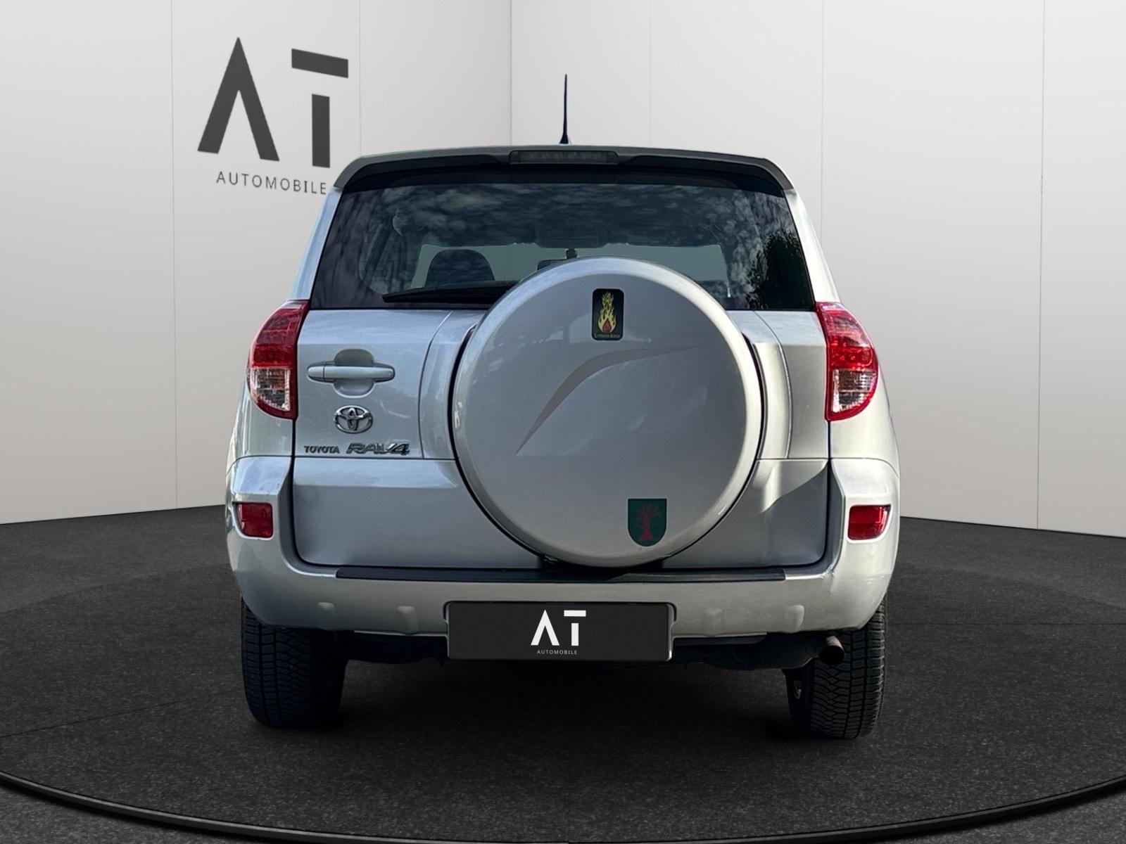 Toyota RAV4 2.0 VVT-i 152 ch 4x4 Sol • Boîte auto • Clim auto • Régulateur • Jantes alliage